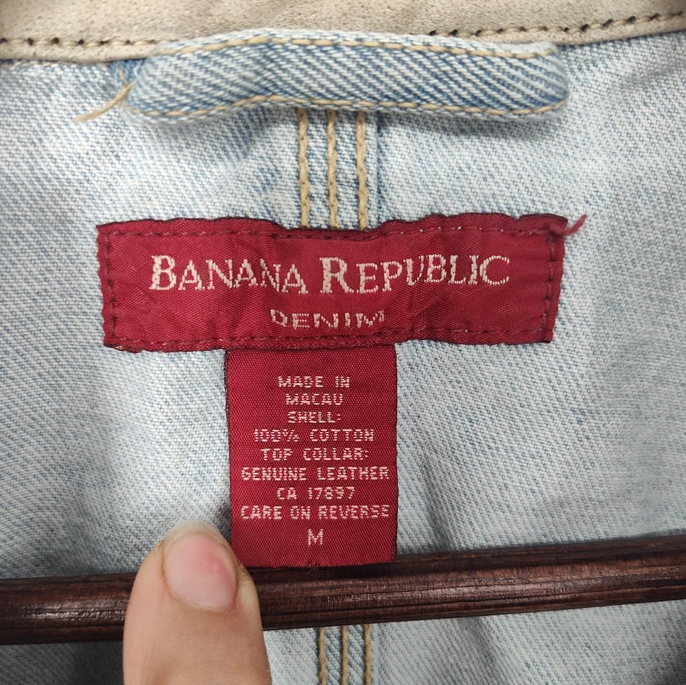 Vintage Banana Republic Men's Denim Jacket with Beige Leather Collar Size Medium